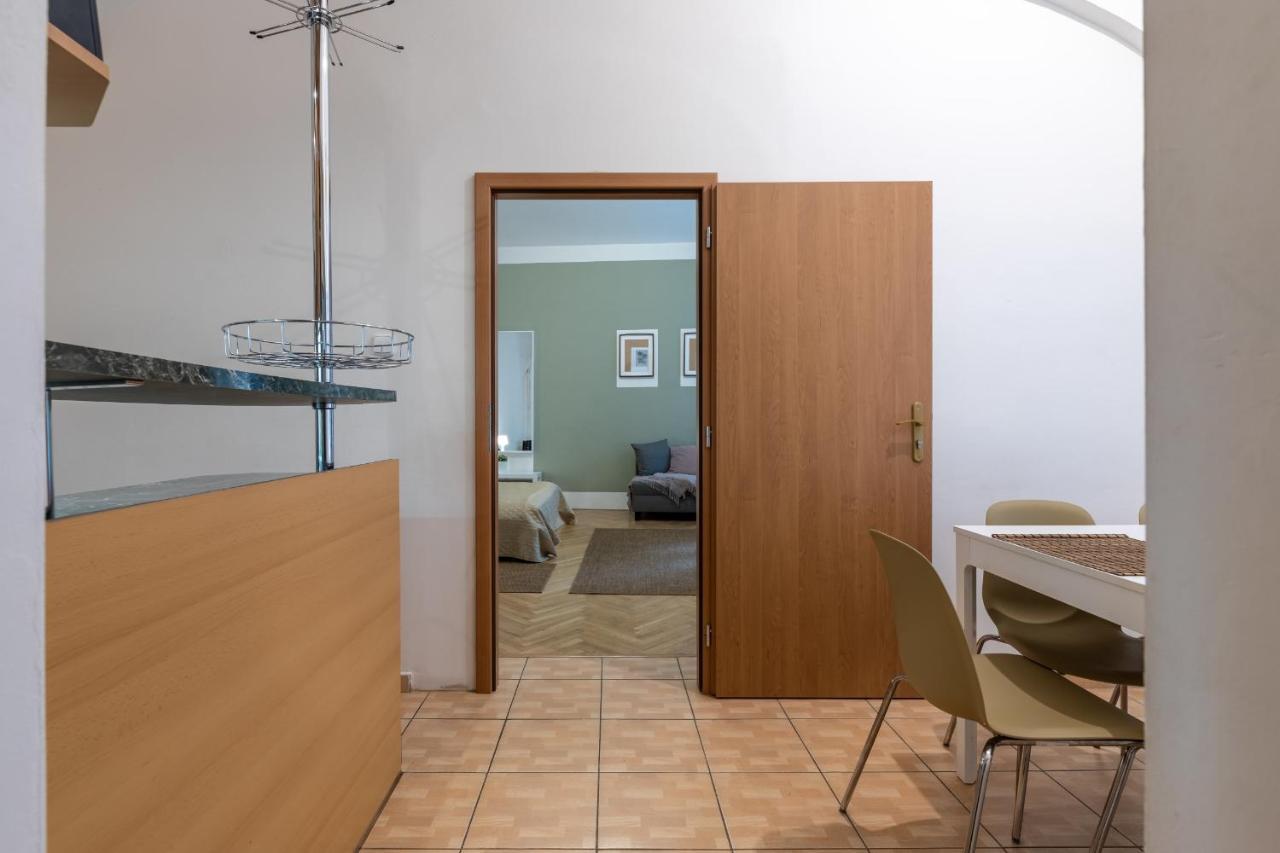 Spacious 3 Bedroom Apartment In The Heart Of Πράγα Εξωτερικό φωτογραφία